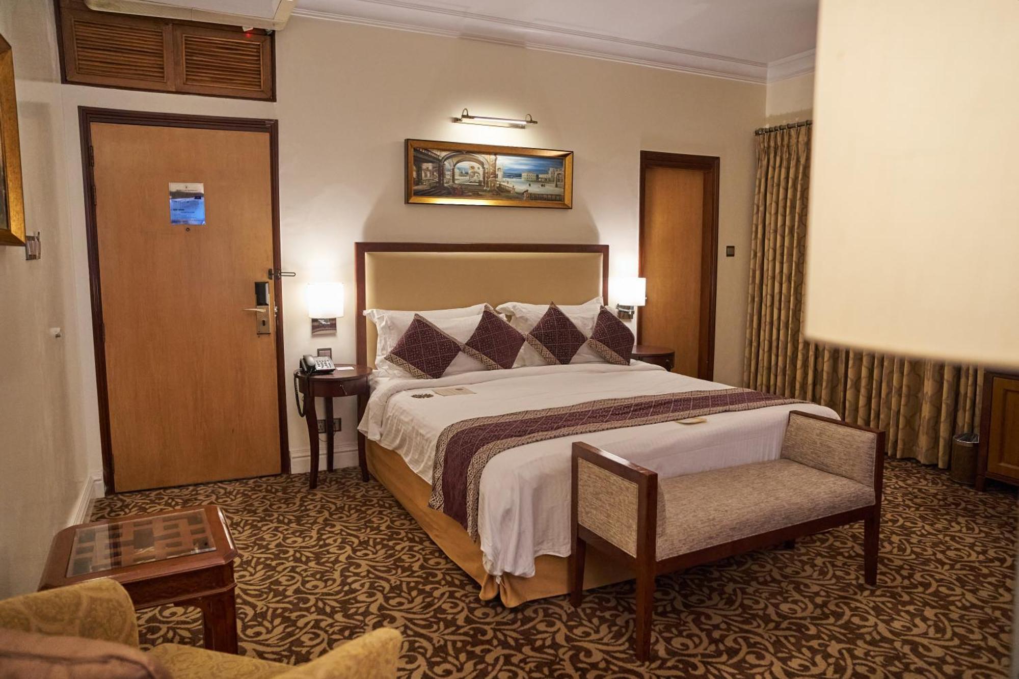 Royal Park Residence Hotel Dhaka Exterior photo