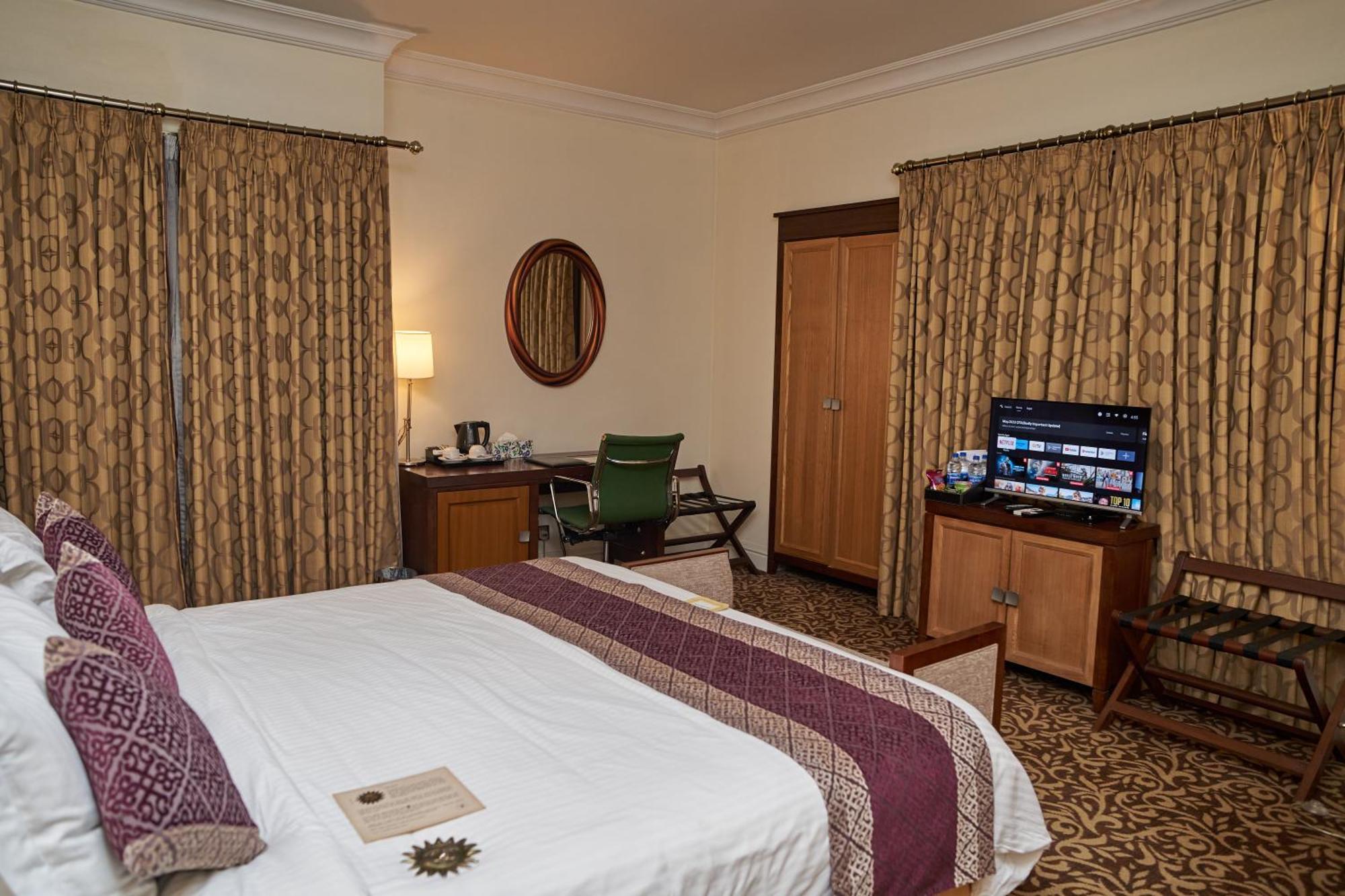 Royal Park Residence Hotel Dhaka Exterior photo