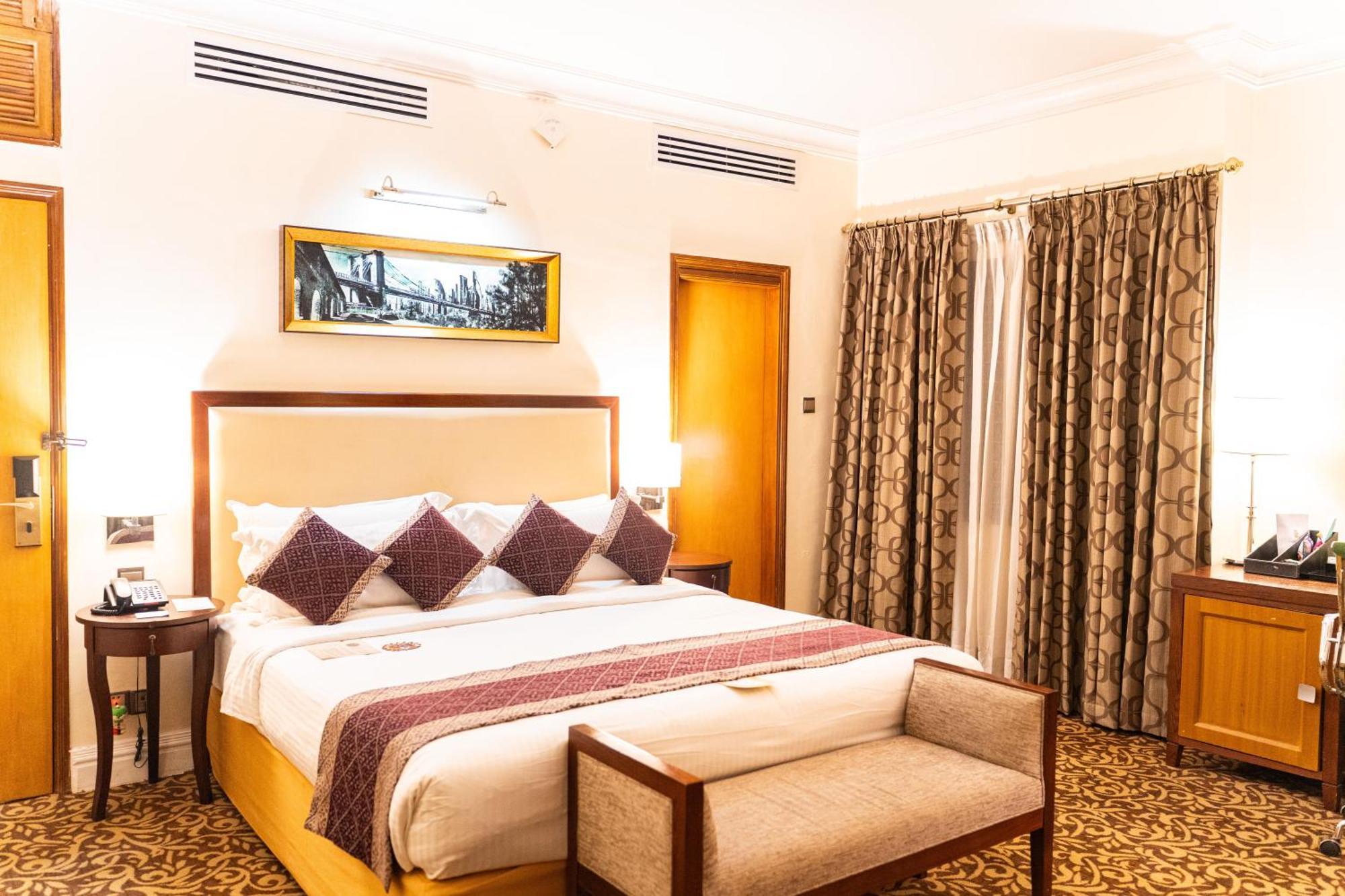 Royal Park Residence Hotel Dhaka Exterior photo